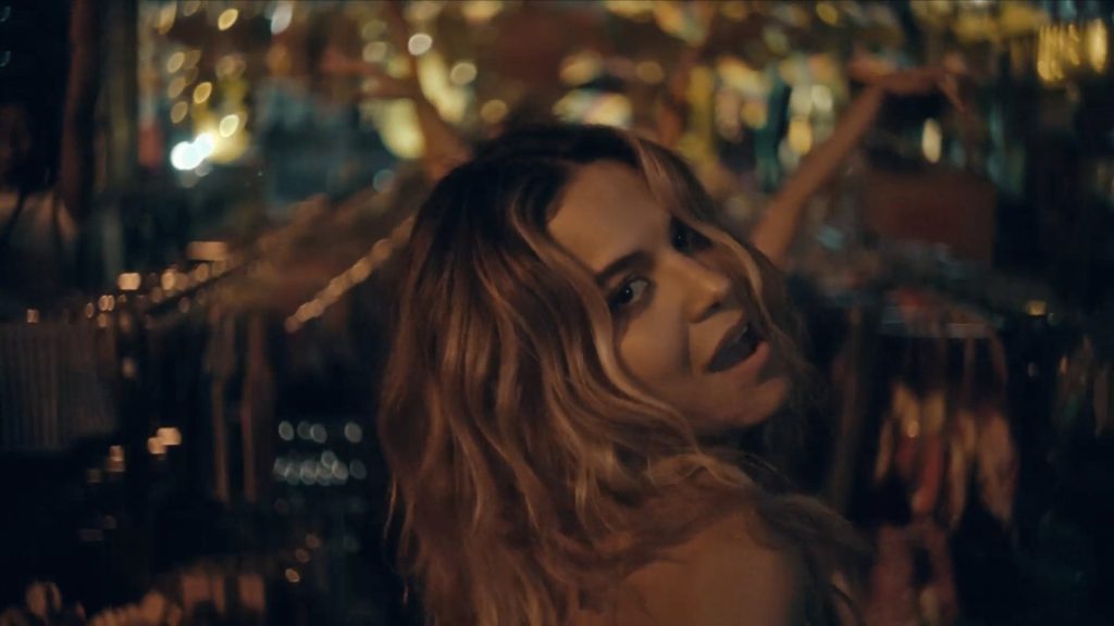 La Miss Coca Cola — still 14